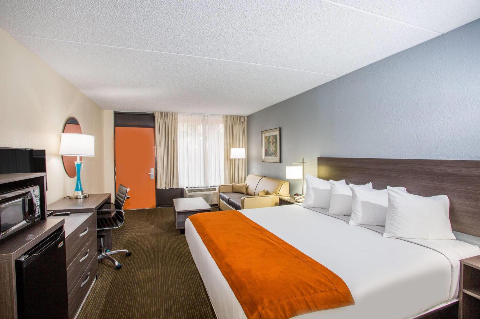 Days & By Wyndham Airport Orlando
