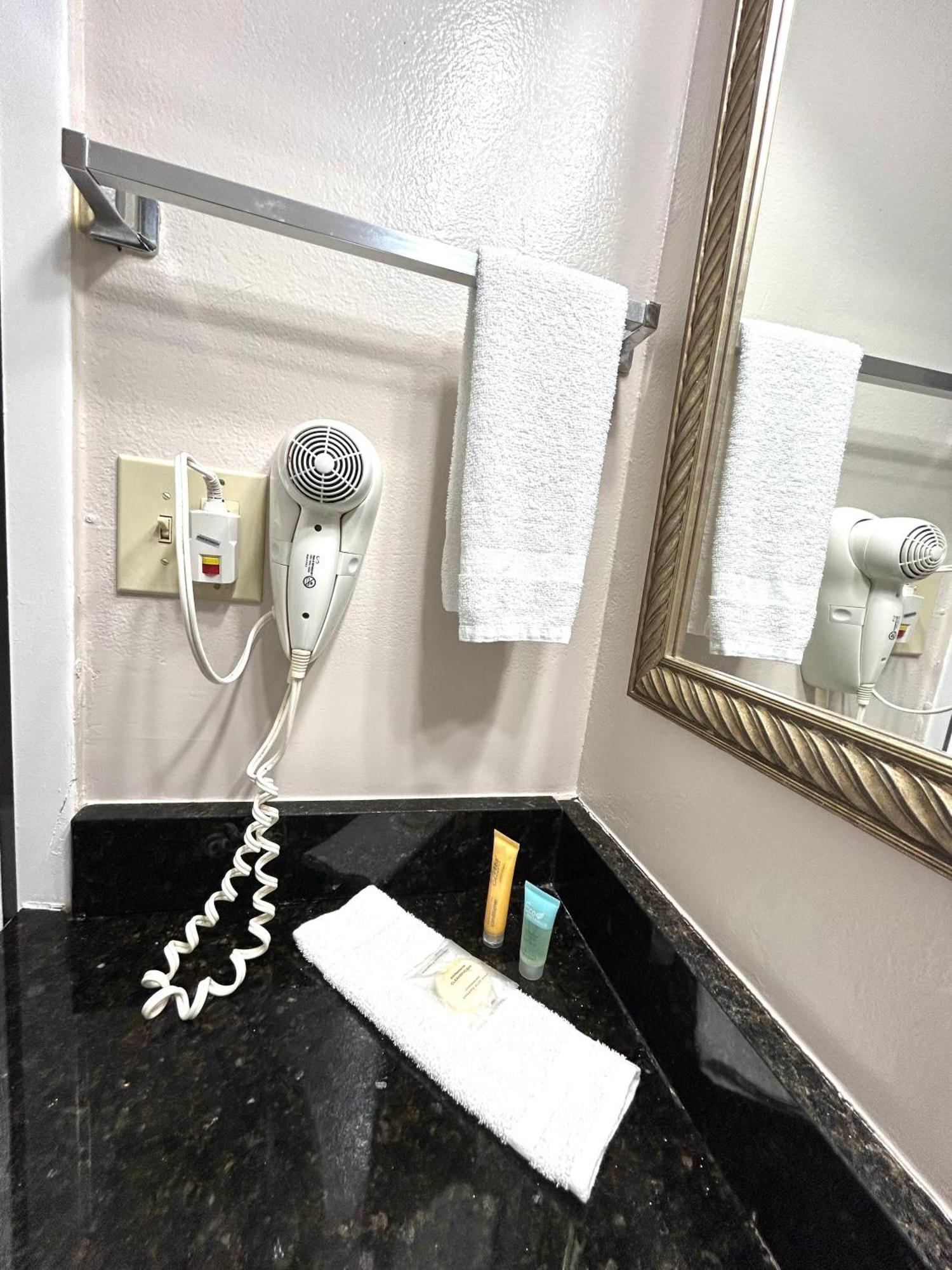 Shining Light & Hotel Kissimmee