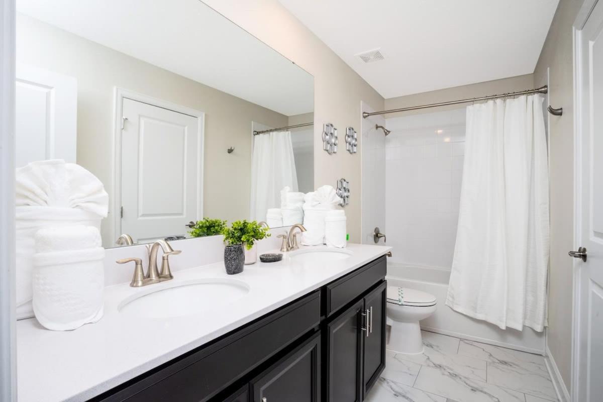 Marvelous 7bd/5ba Family Friendly W/ Gameroom & Pool Close To 1201 * Kissimmee