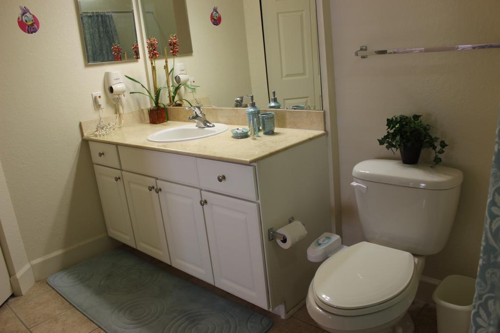 Lucaya Village 4 Bedroom Vacation Townhome 1715 Holiday home *