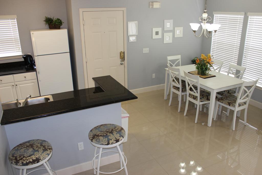 Holiday home Lucaya Village 4 Bedroom Vacation Townhome 1715 *