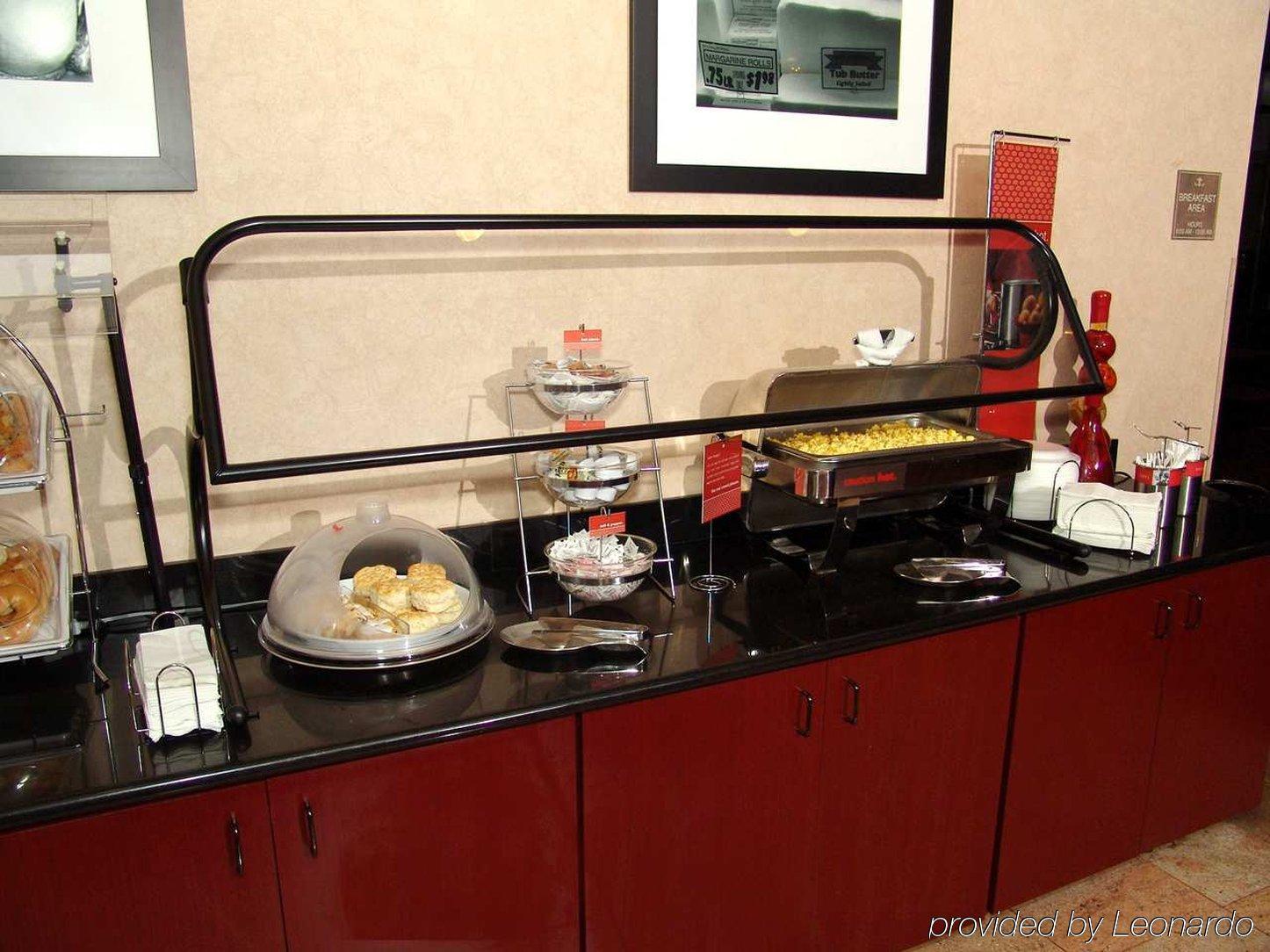 Ramada By Wyndham Florida Mall Hotel 3*