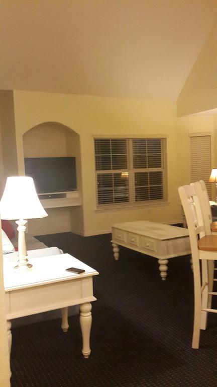 Runaway Club Apartment *