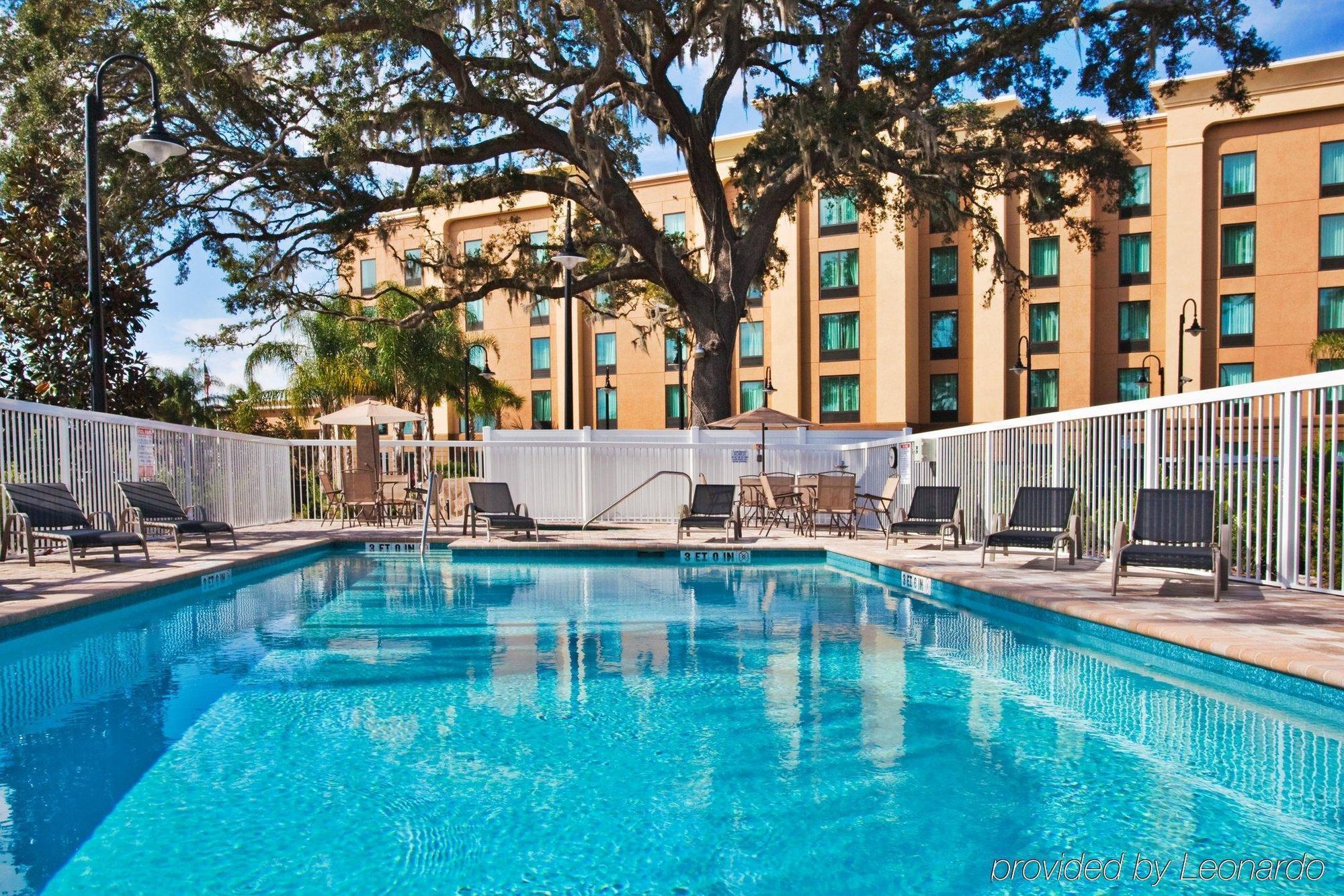 Holiday Express & Orlando - Apopka By Ihg Hotel Forest City