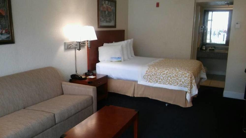 Hotel Days & By Wyndham 2*