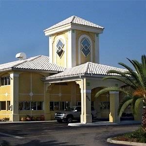Quality Clermont West Hotel 2*