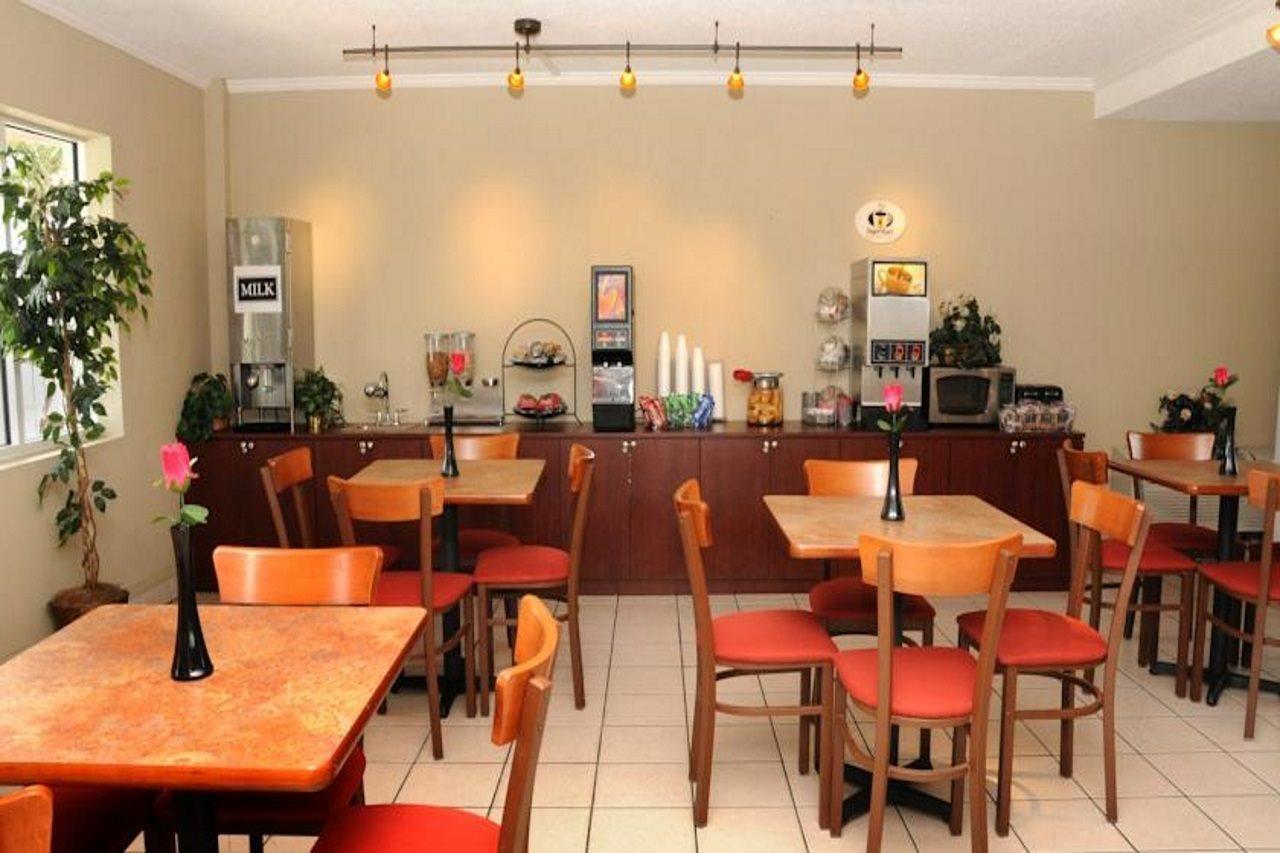 Motel Super 8 By Wyndham Kissimmee