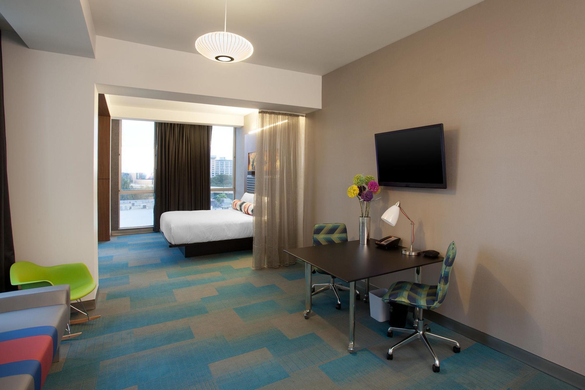 Hotel Aloft Downtown