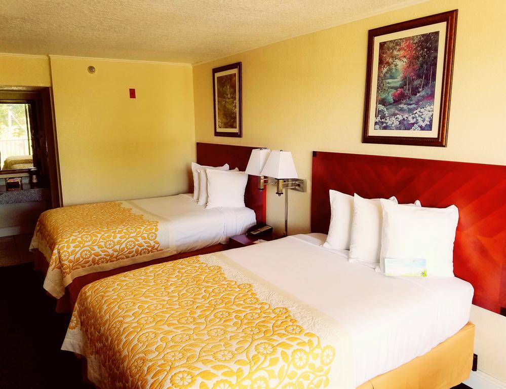 Hotel Days & By Wyndham
