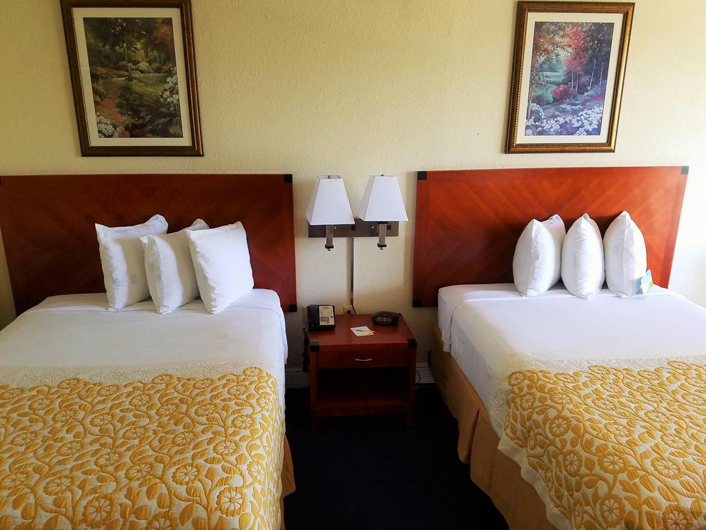 Days & By Wyndham Hotel Clermont