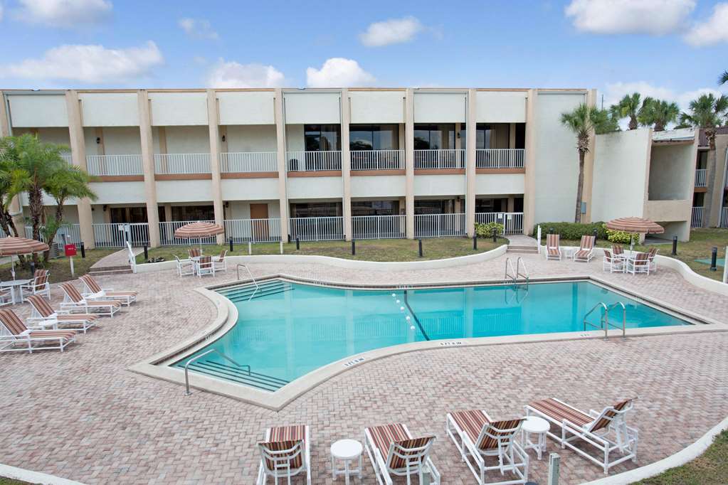 Days & By Wyndham Hotel 2*