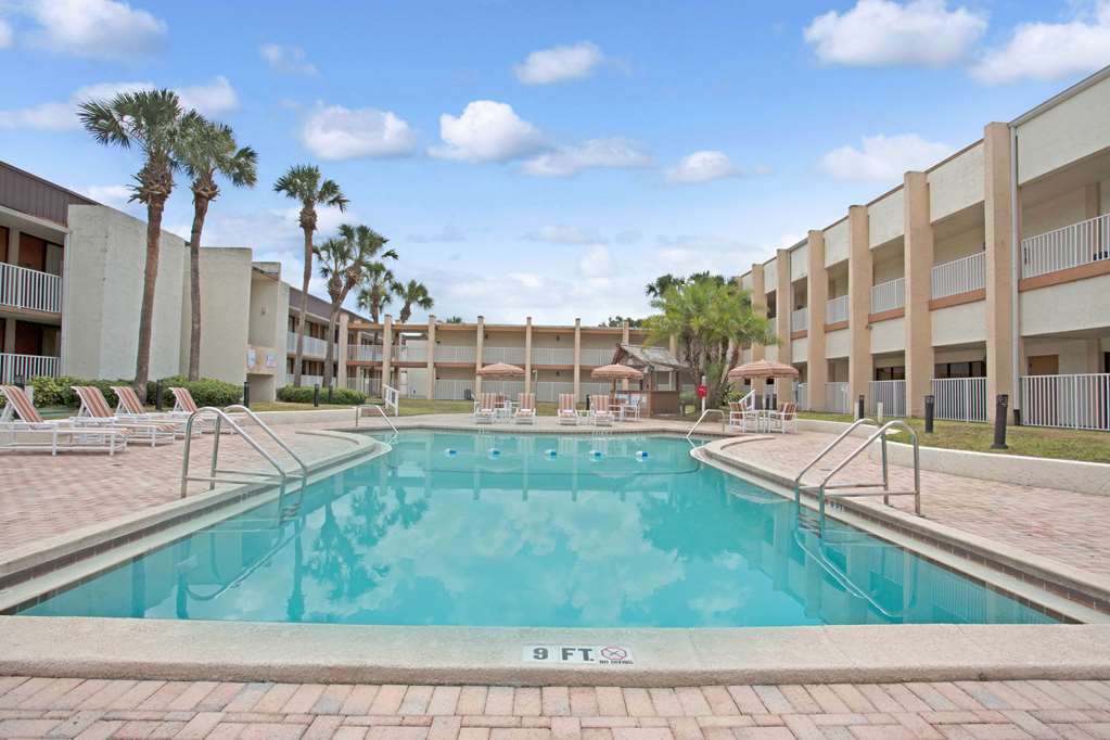 Hotel Days & By Wyndham