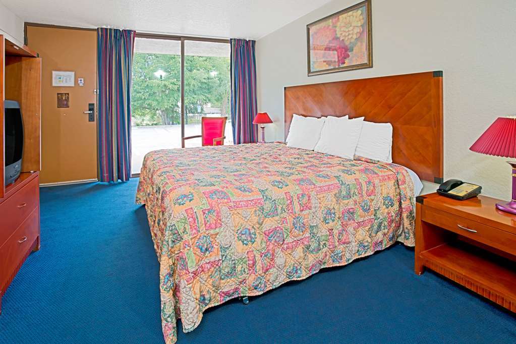 Hotel Days & By Wyndham 2*