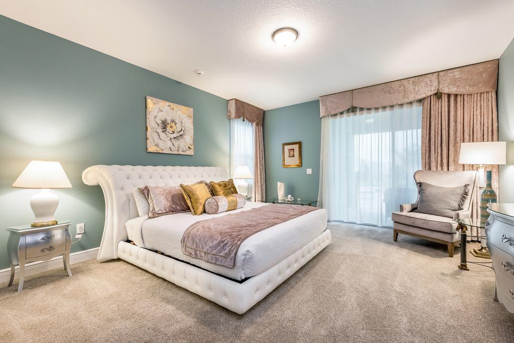 Holiday home Elegant With Pool Table & Private Pool Near By Rentyl - 7648w *