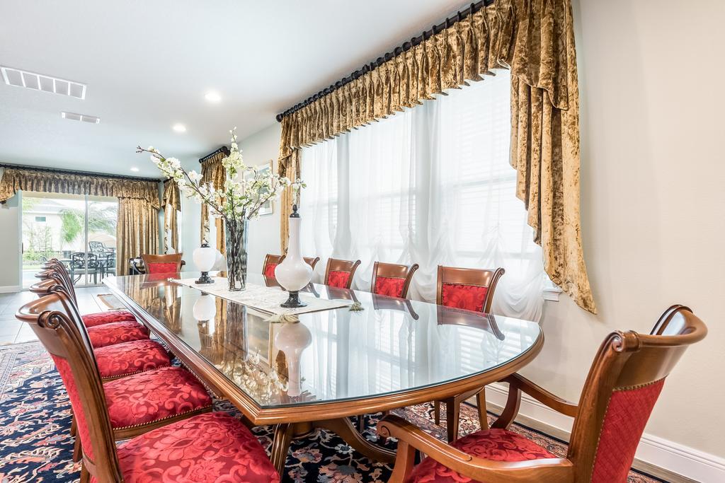 Elegant With Pool Table & Private Pool Near By Rentyl - 7648w *