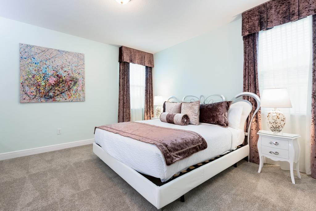 Elegant With Pool Table & Private Pool Near By Rentyl - 7648w *