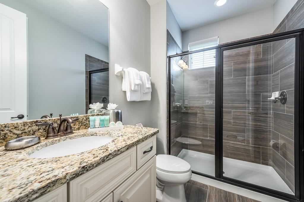 Elegant With Pool Table & Private Pool Near By Rentyl - 7648w Holiday home