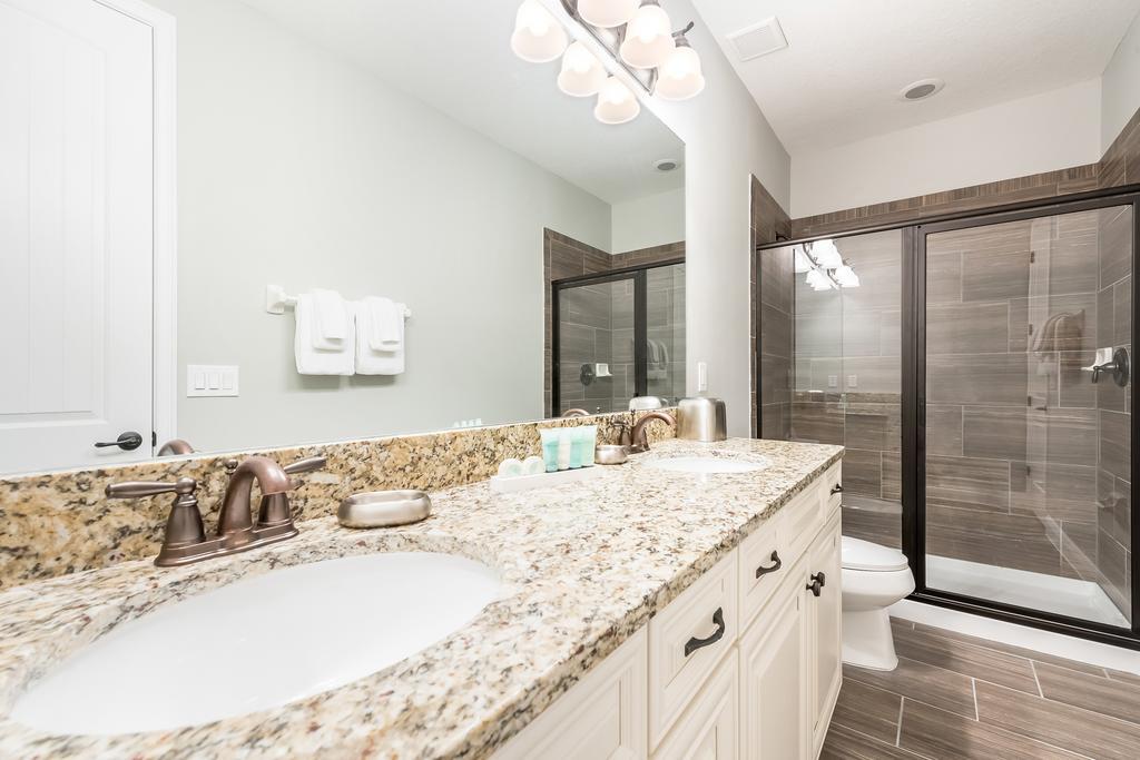Elegant With Pool Table & Private Pool Near By Rentyl - 7648w *