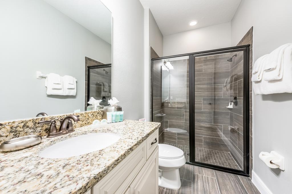 Holiday home Elegant With Pool Table & Private Pool Near By Rentyl - 7648w *