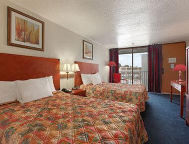 Days & By Wyndham Hotel 2*