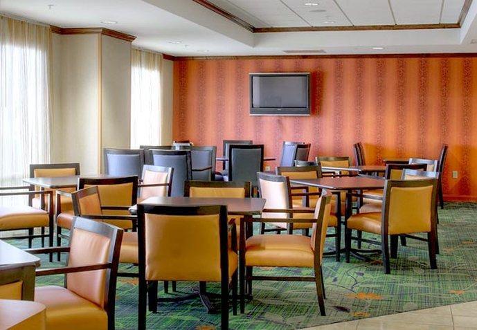 Hotel Fairfield And By Marriott Near Universal 3*