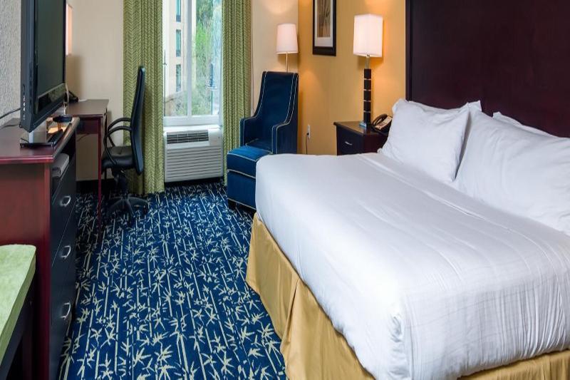 Holiday Express & Orlando - Apopka By Ihg Hotel Forest City