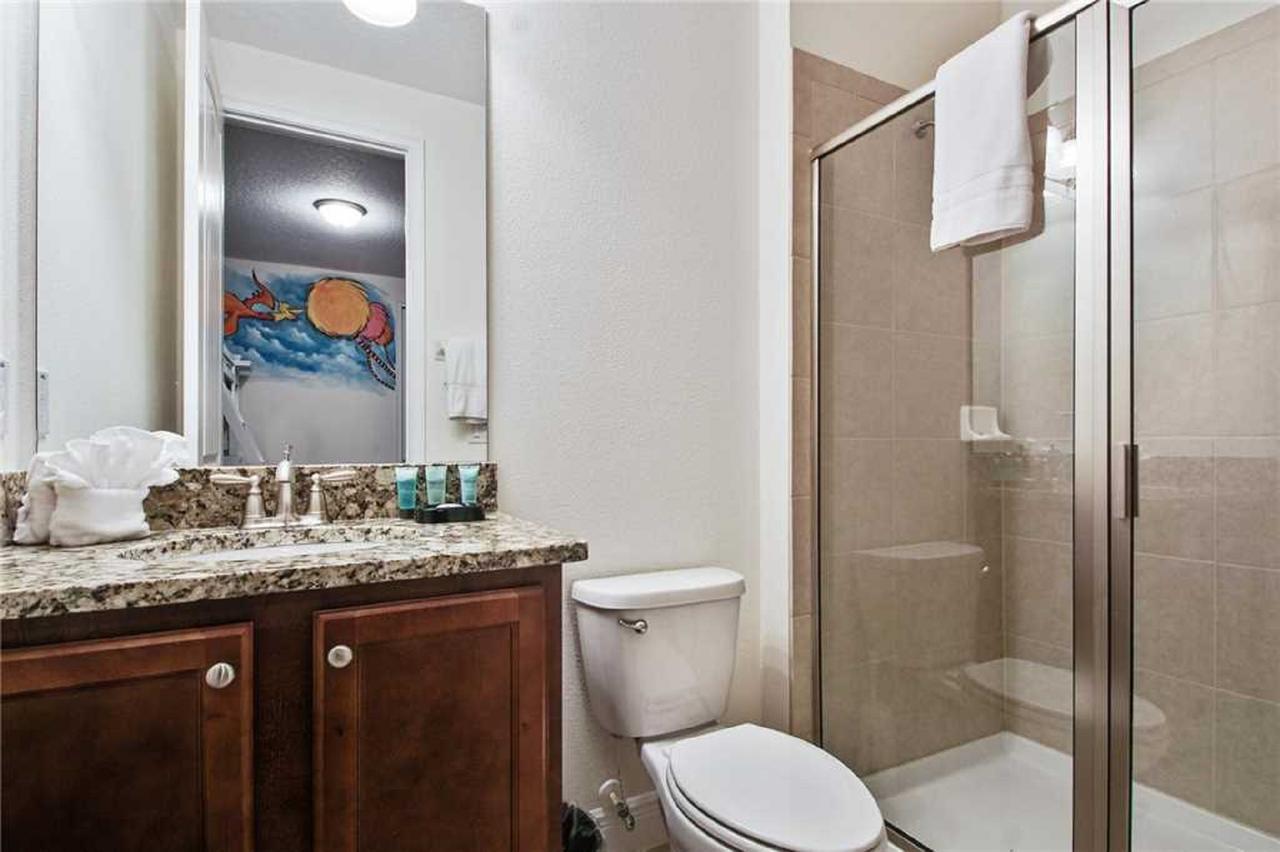 Holiday home Dream House, Ecolab Sanitzed Near Disney, Pool Fence *
