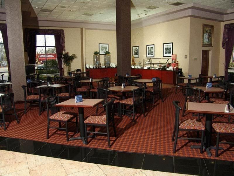 Hotel Ramada By Wyndham Florida Mall 3*