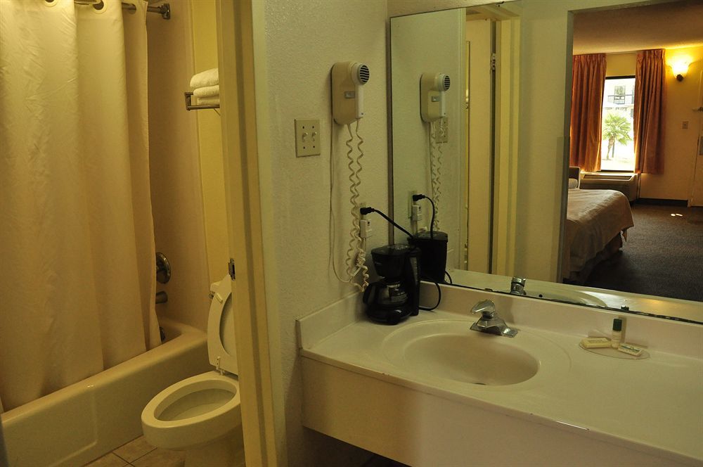 Gardens Hotel 2*
