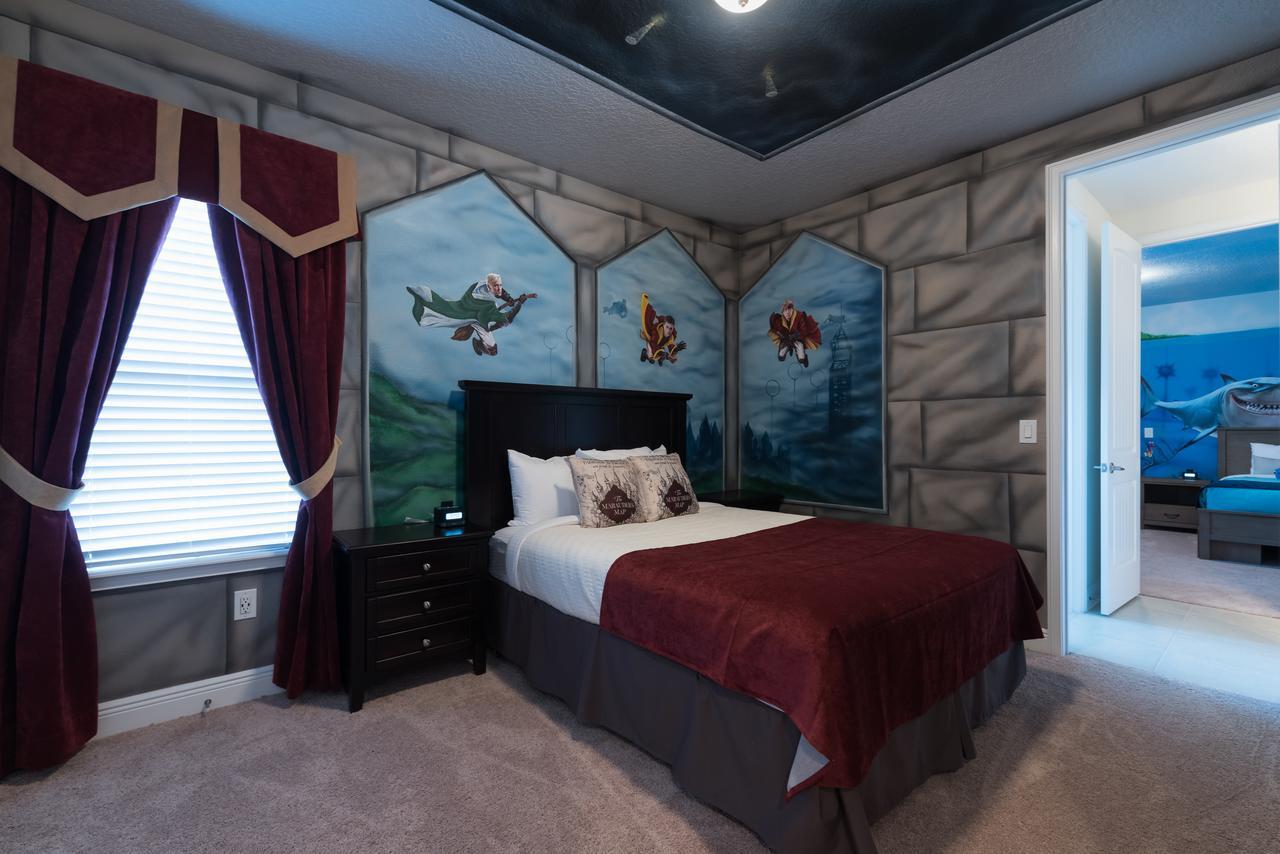 Stunning Near By Rentyl With Private Pool, Game Room, Themed & Amenities - 210m Holiday home *