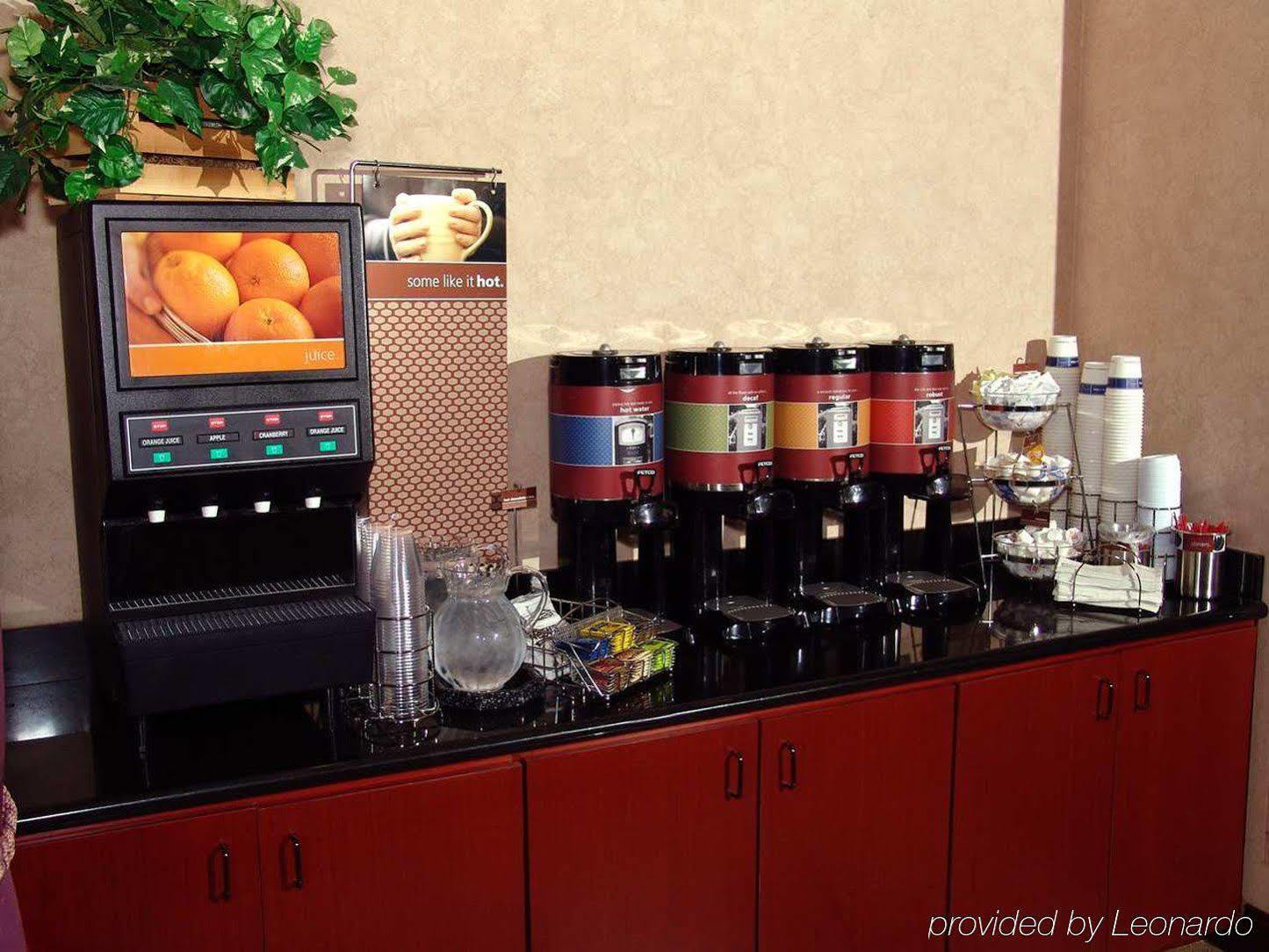 Ramada By Wyndham Florida Mall Hotel