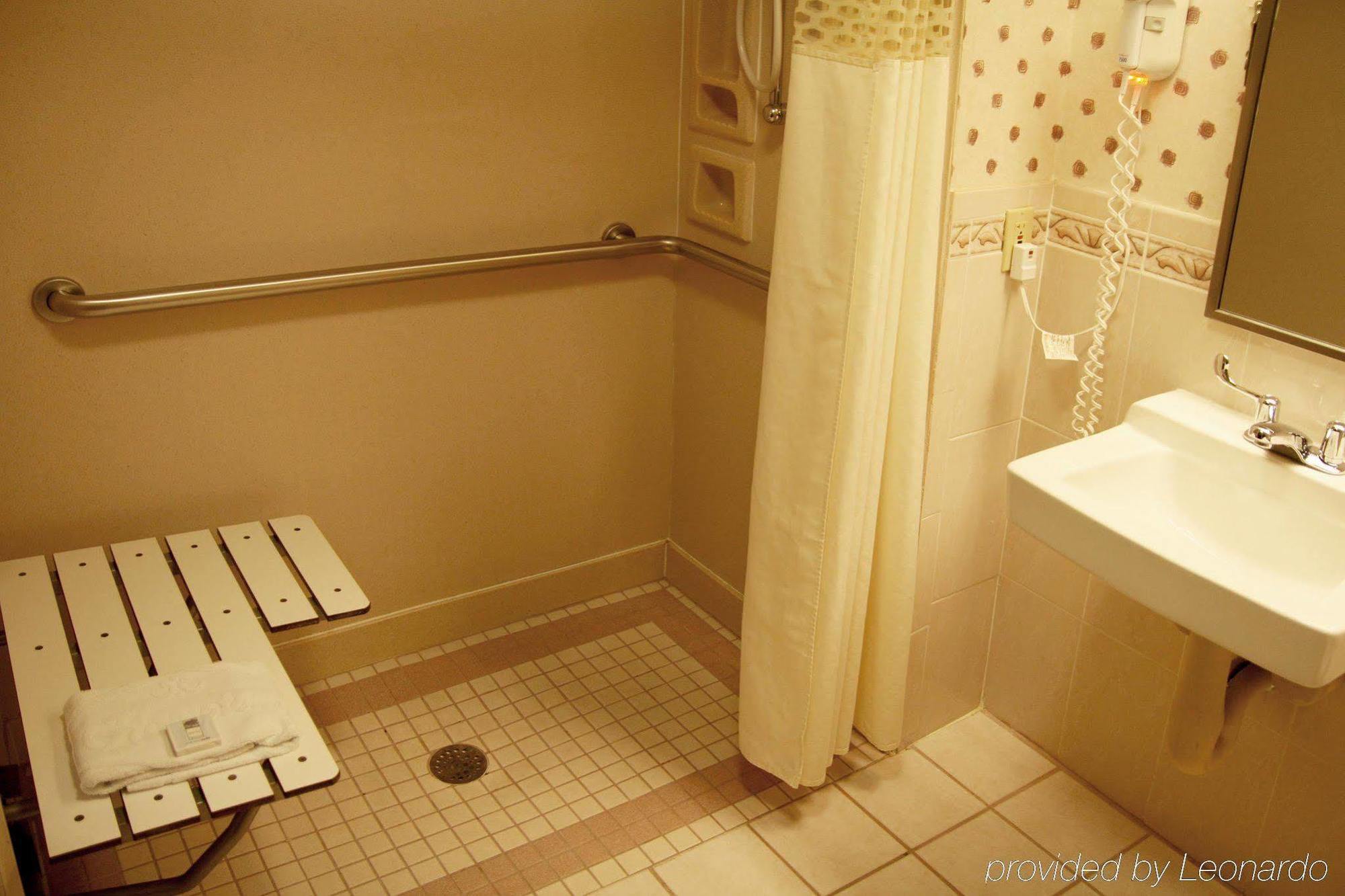 Hotel Ramada By Wyndham Florida Mall 3*