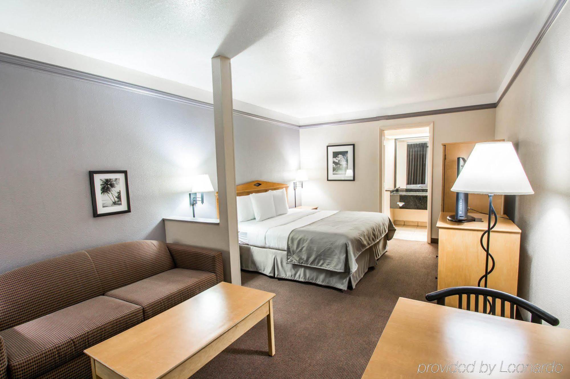 Maingate Garden Hotel 3*