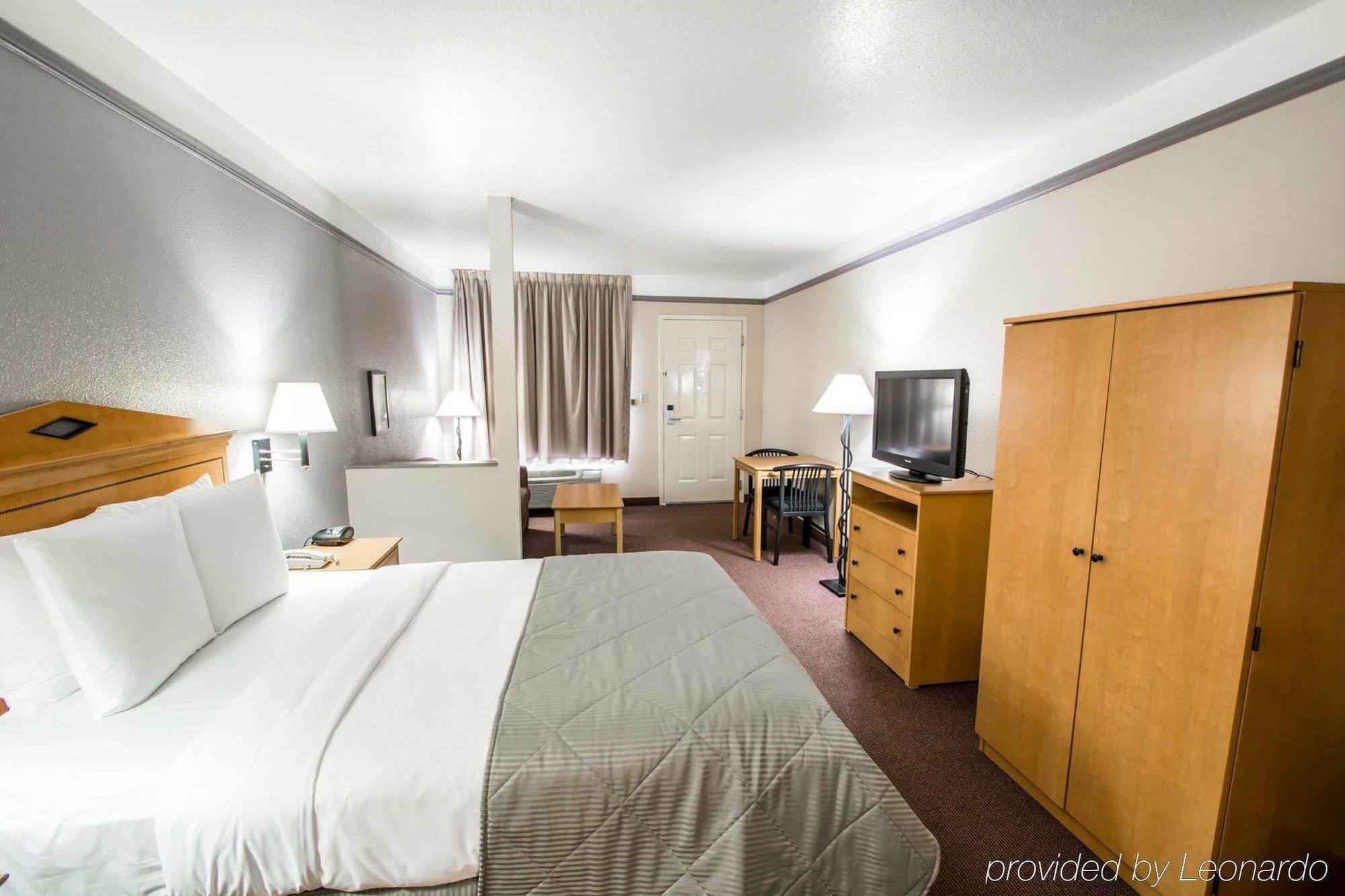 Maingate Garden Hotel 3*