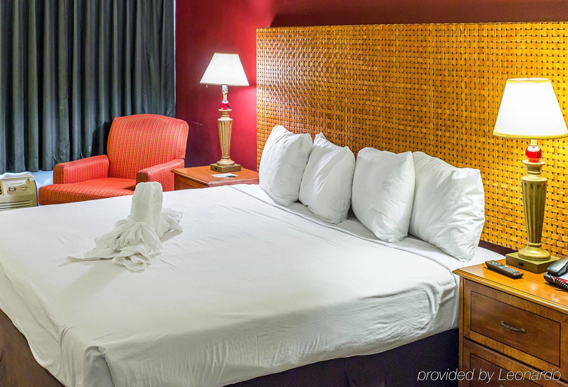 Fairbridge Inn Express Dundee Hotel 2*