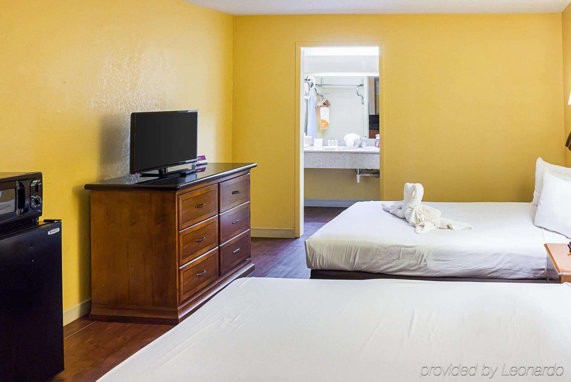 Fairbridge Inn Express Dundee Hotel