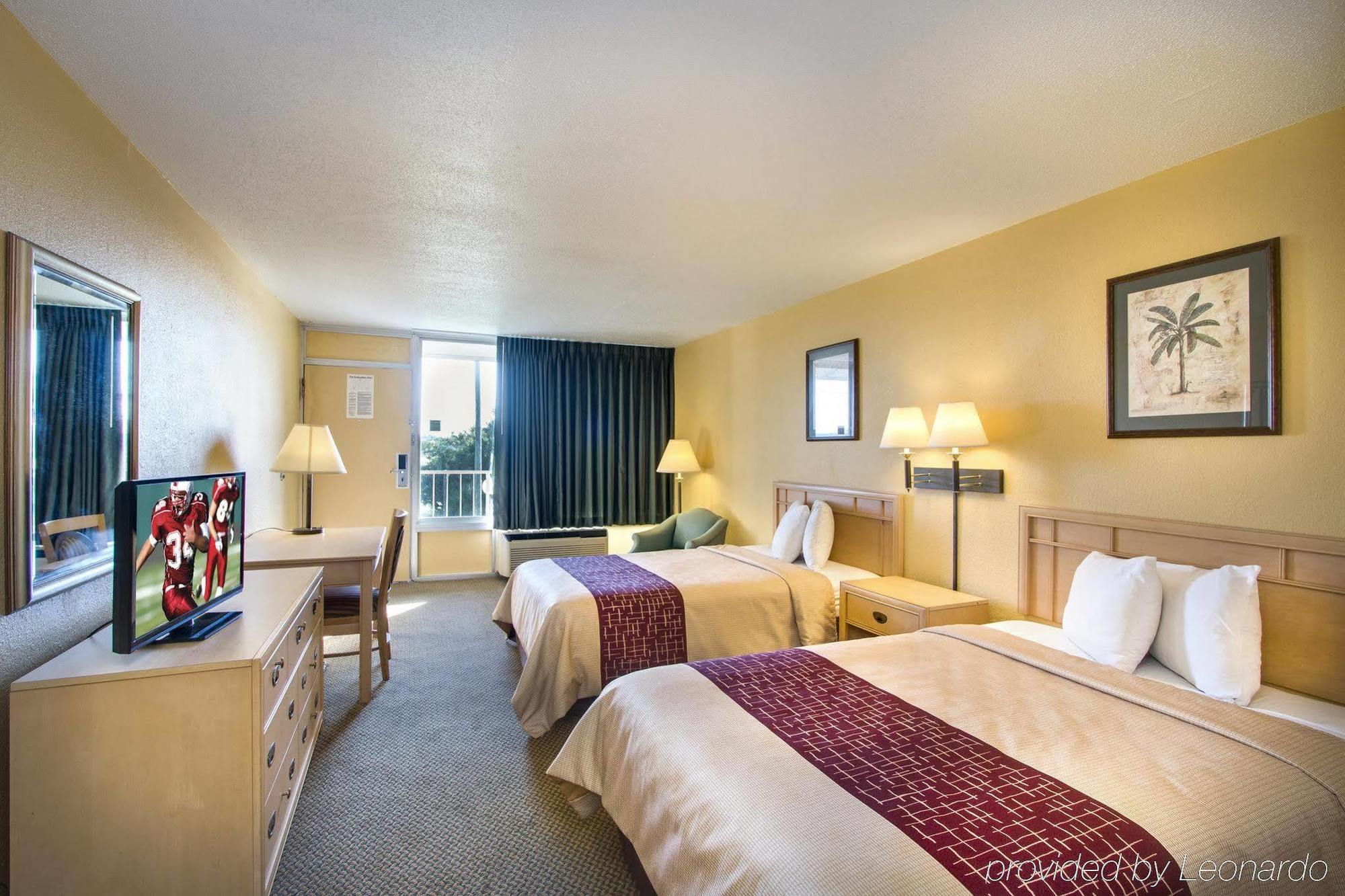Fairbridge Inn Express Dundee Hotel
