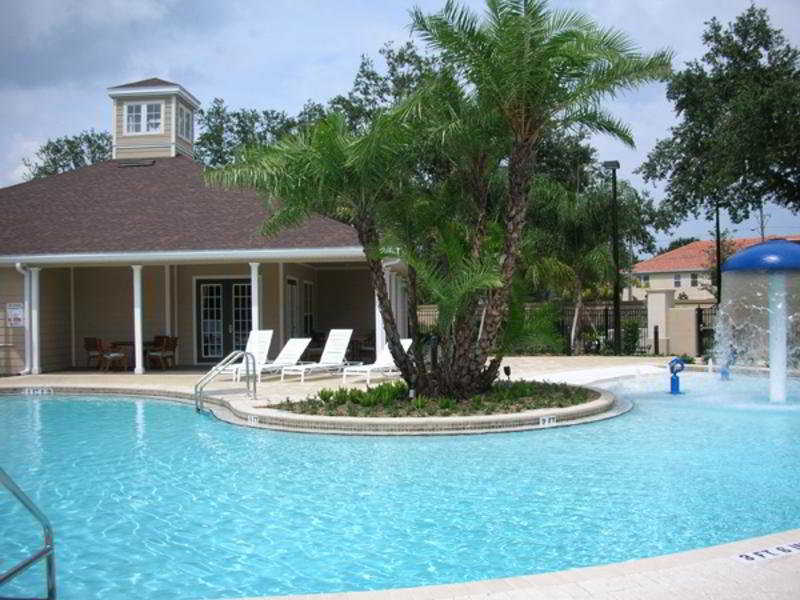 Hotel Lucaya Village 3*