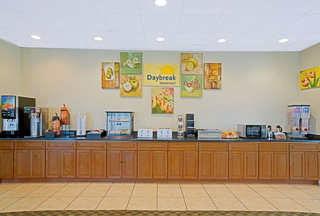 Days & By Wyndham 2*