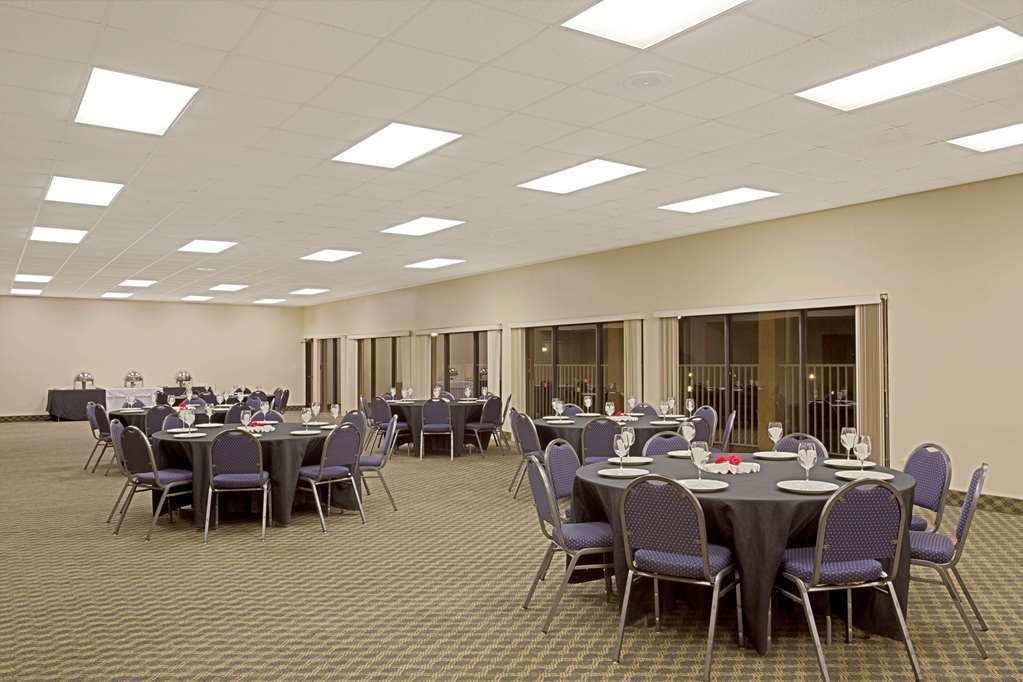 Days & By Wyndham Hotel 2*