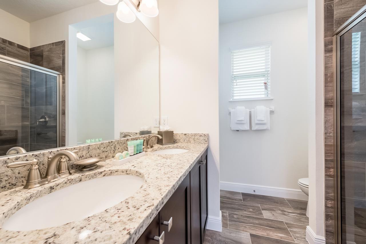 Stylish By Rentyl With Water Park Access Near - 7497m Villa *