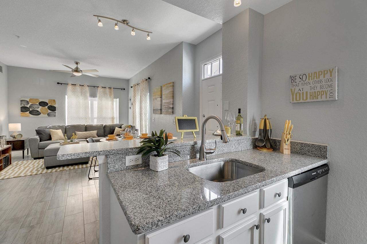 Family-friendly House - Near Holiday home Orlando