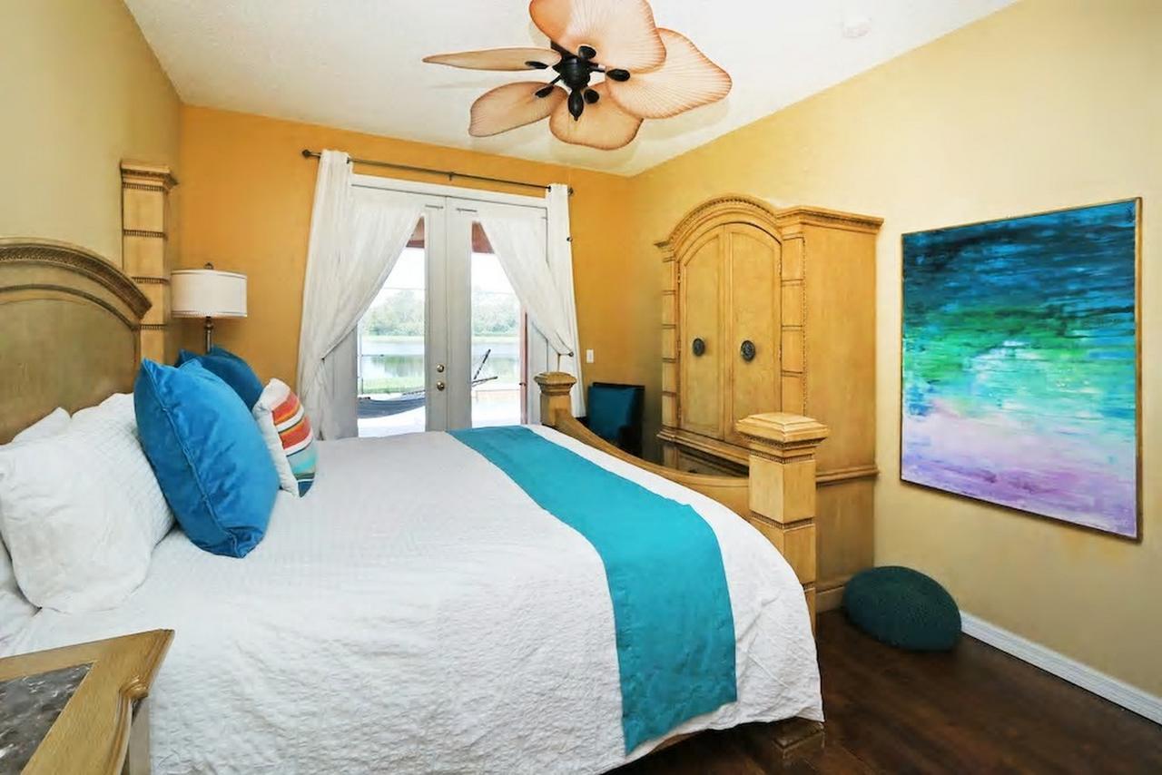 Aquamarine Hideaway Villa *
