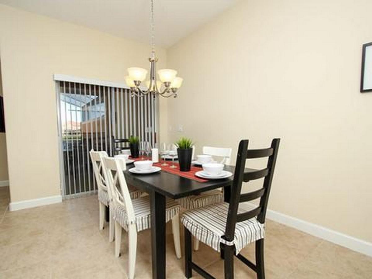 Palm Avenue 3069 * Kissimmee