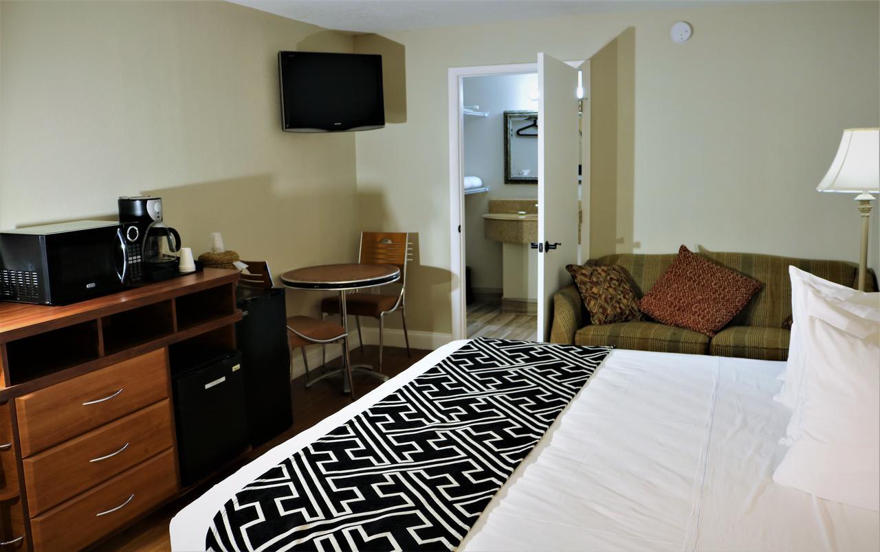 Motel Monte Carlo Inn- Near 2*