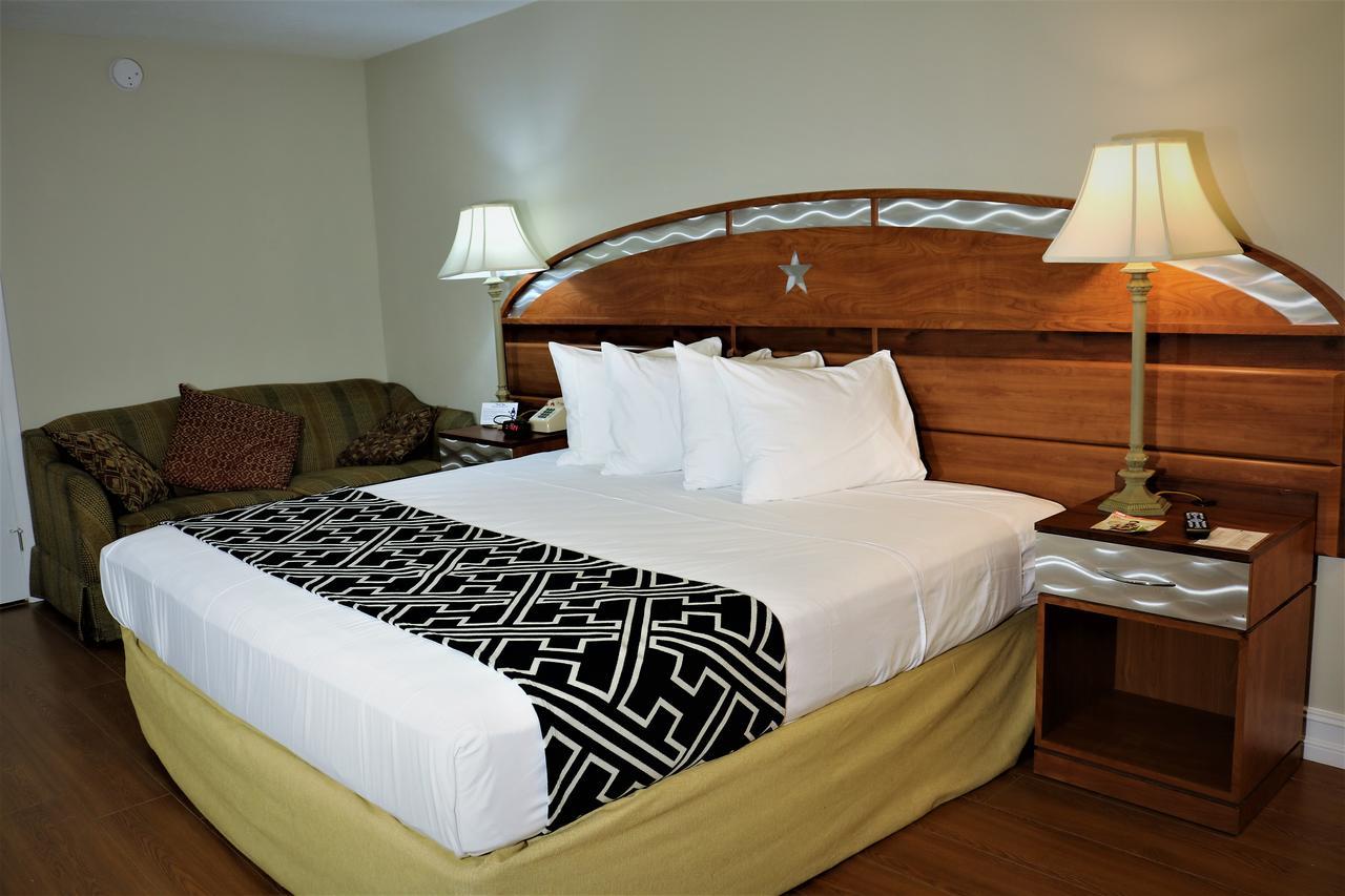 Monte Carlo Inn- Near Motel
