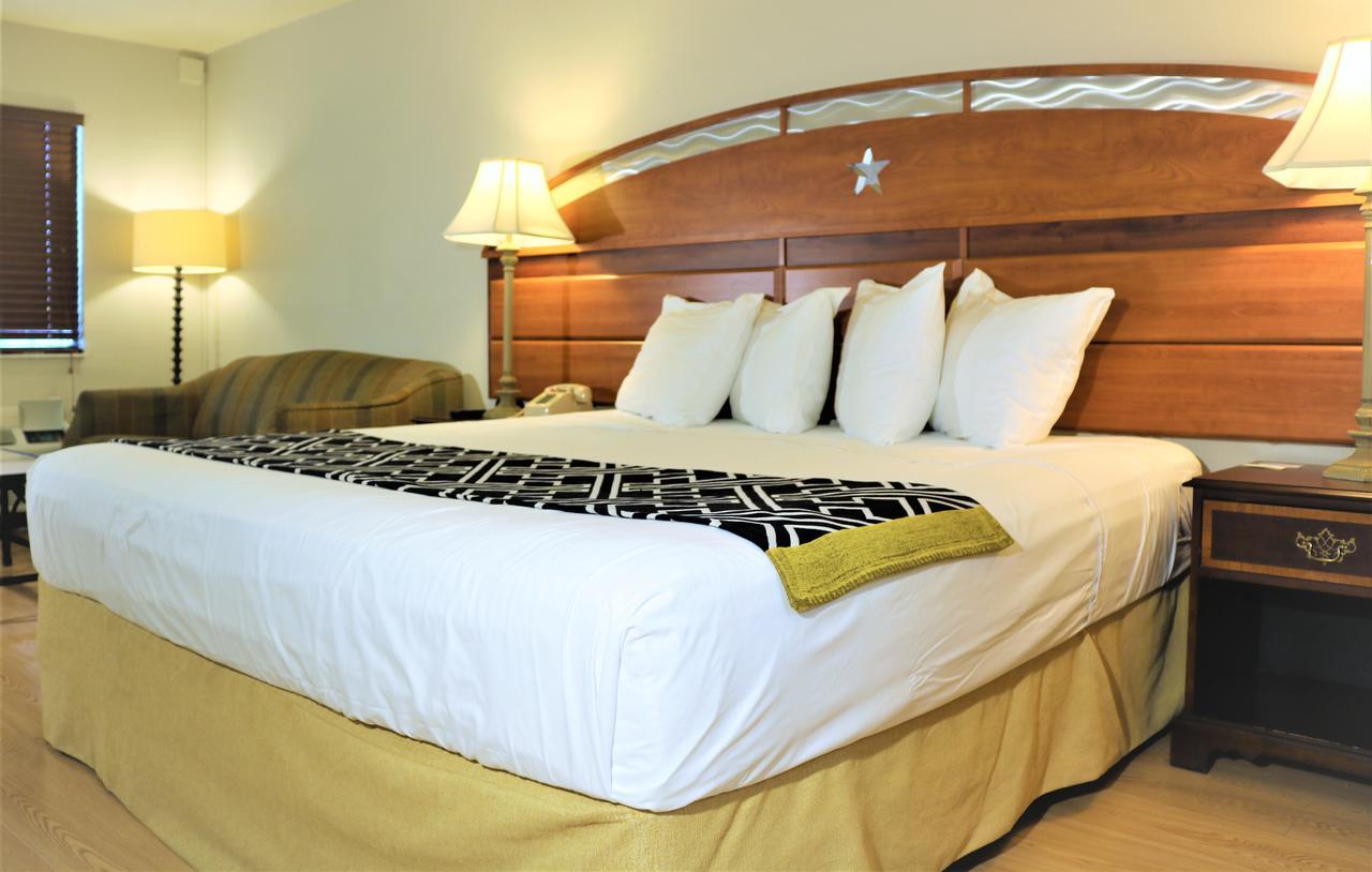 Monte Carlo Inn- Near