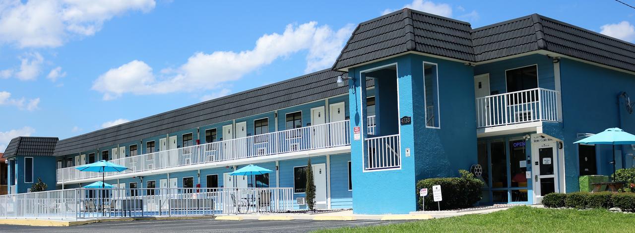 Monte Carlo Inn- Near Motel