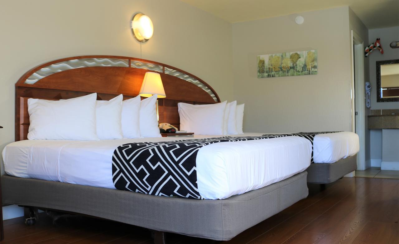 Monte Carlo Inn- Near
