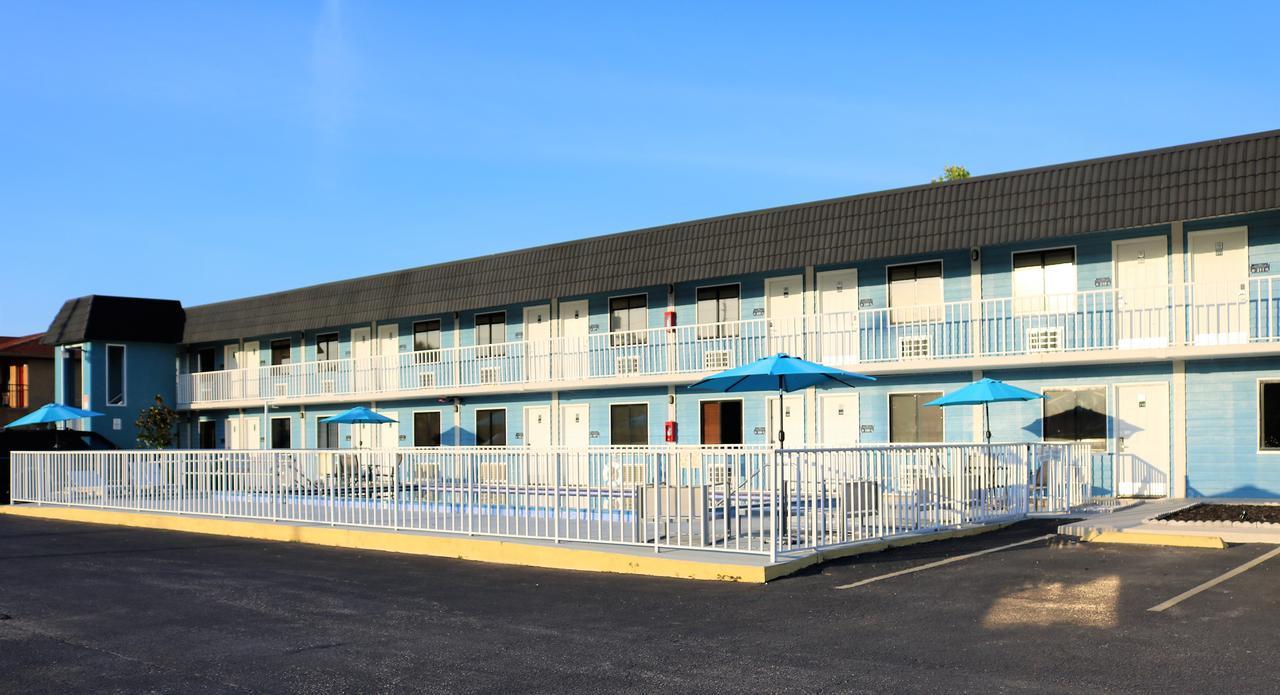 Motel Monte Carlo Inn- Near